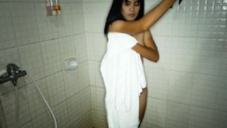 Undersized Chinese Cougar non-professional guest-house oral job coupled with xxx